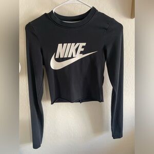6/$19🦋 nike crop long sleeve